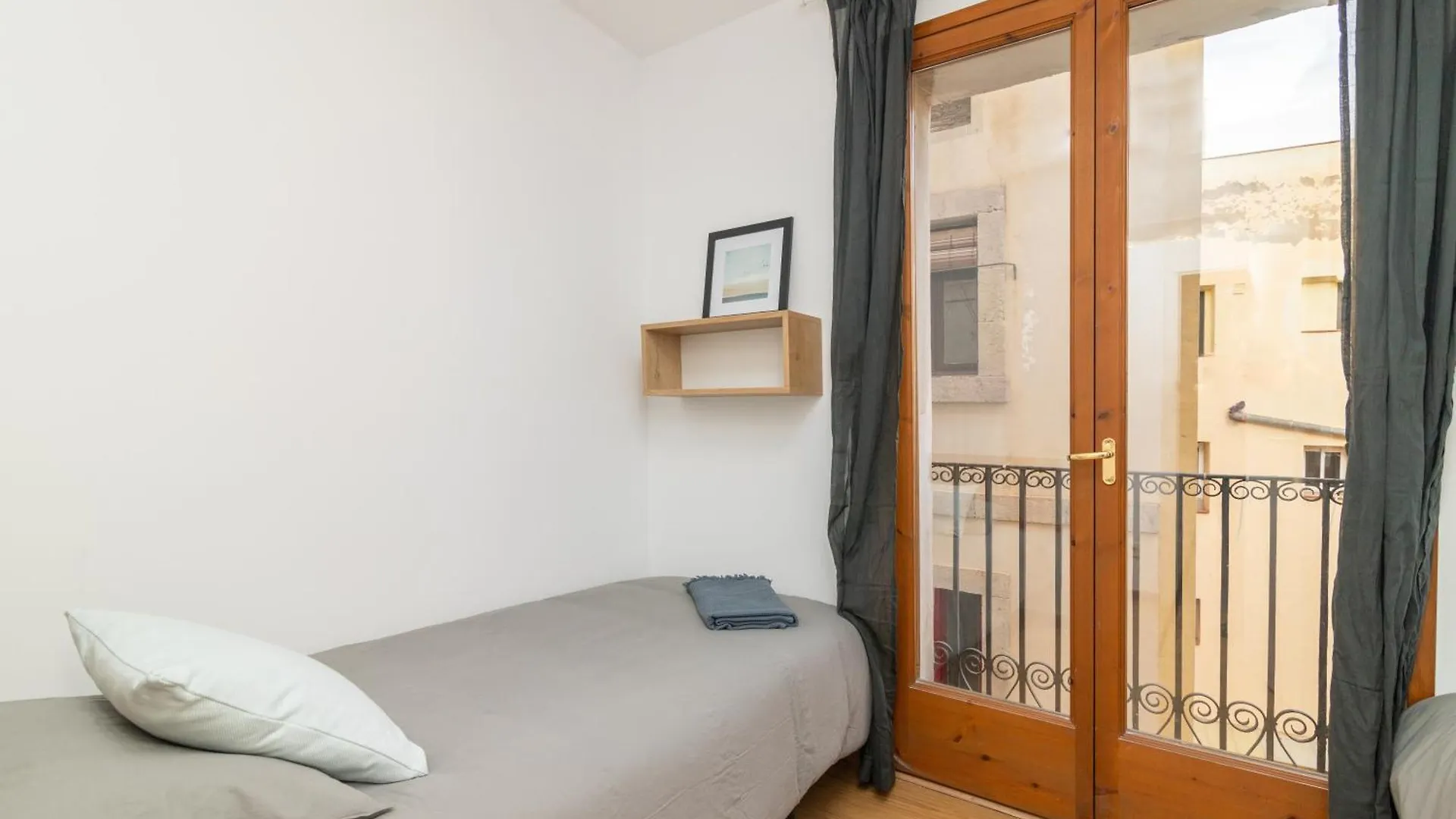Comfy Stay Barcelona Cathedral Spain