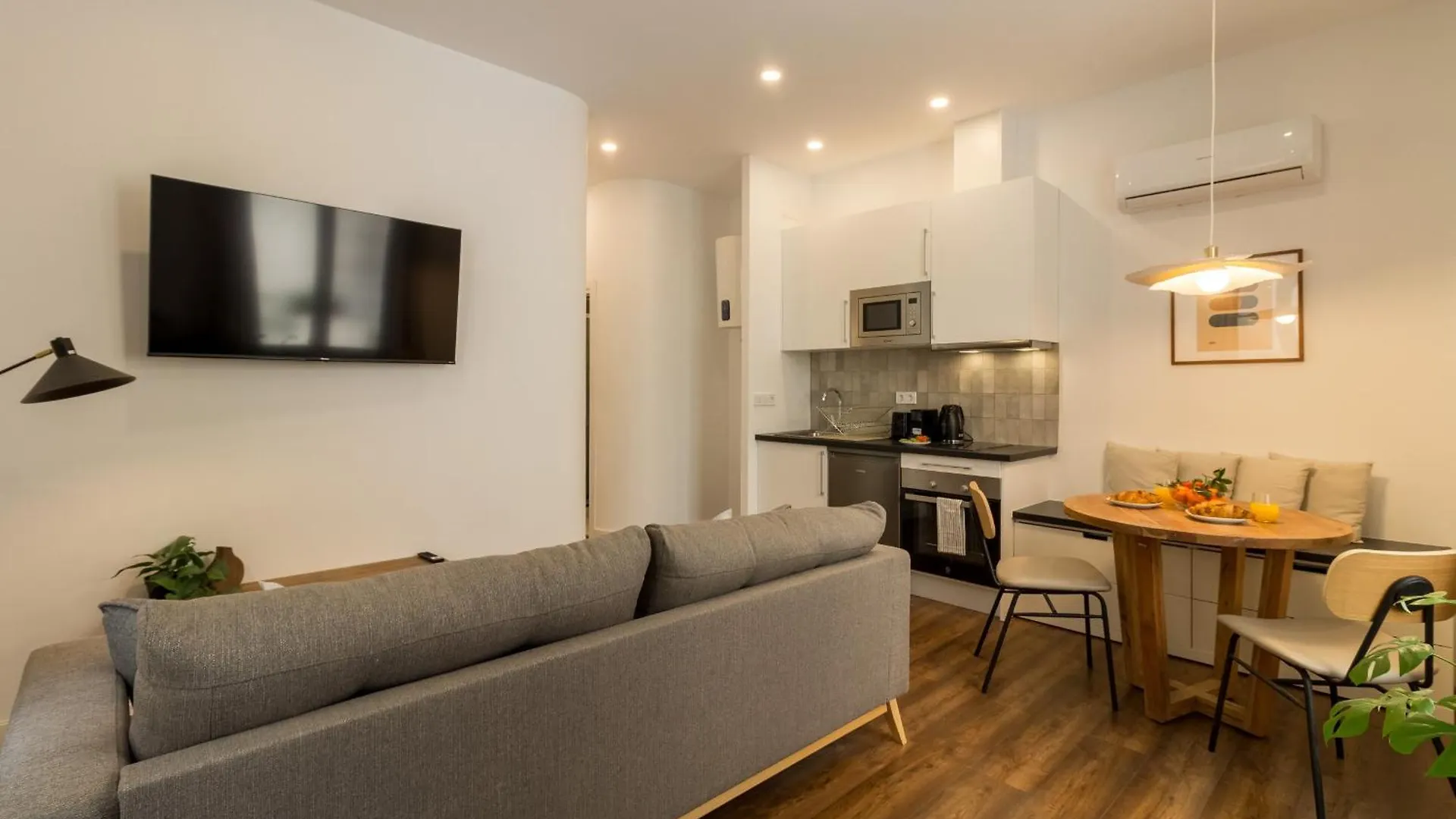 Apartment Comfy Stay Barcelona Cathedral Spain