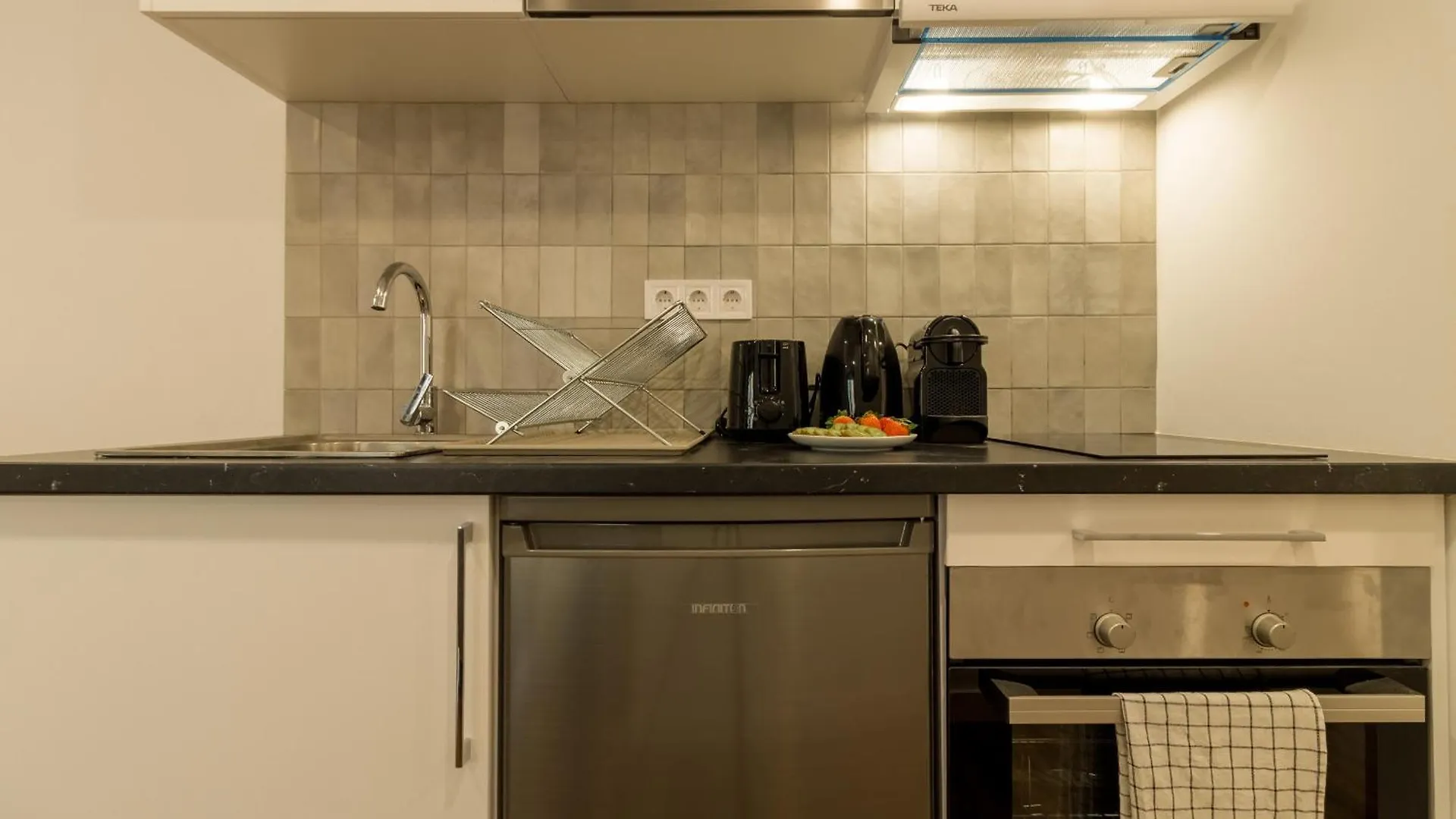Comfy Stay Barcelona Cathedral Apartment