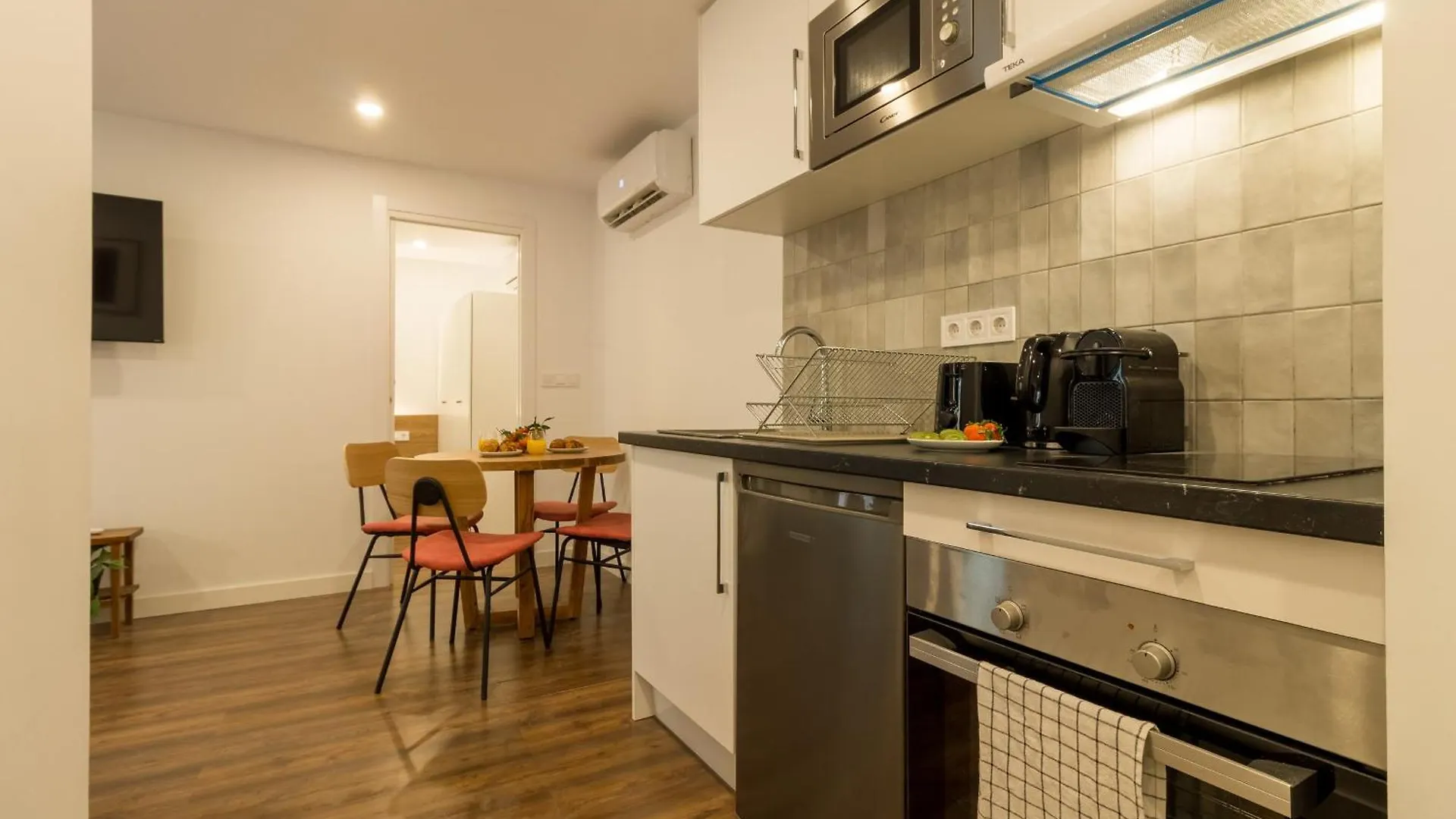 Comfy Stay Barcelona Cathedral 0*,